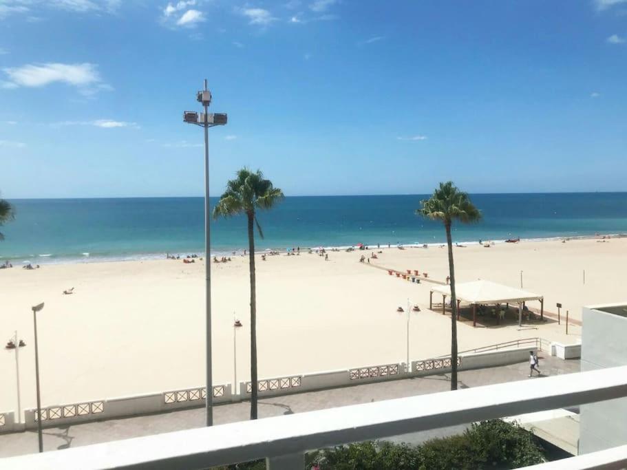 Cadiz Paseo Maritimo Playa Victoria Frontal Mar Apartment Luaran gambar