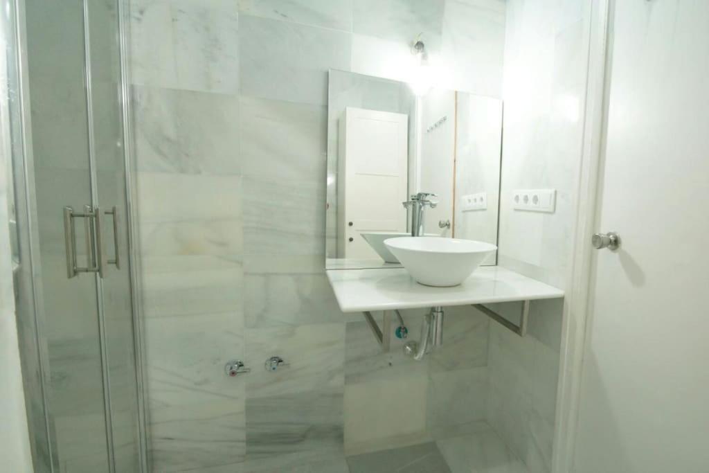 Cadiz Paseo Maritimo Playa Victoria Frontal Mar Apartment Luaran gambar