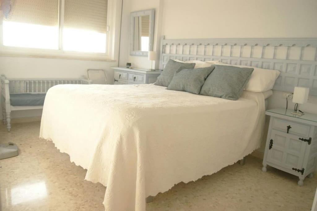 Cadiz Paseo Maritimo Playa Victoria Frontal Mar Apartment Luaran gambar