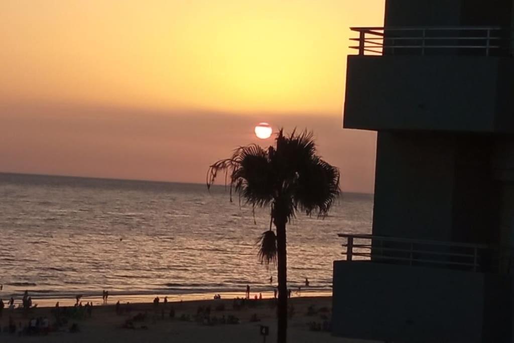 Cadiz Paseo Maritimo Playa Victoria Frontal Mar Apartment Luaran gambar